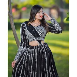 ATTRACTIVE GEORGETTE FIL À BRODER ZARI TRAVAIL LEHENAG CHOLI AVEC DUPATTA NOIR - Product Image 5
