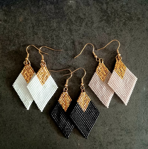 ต่างหูประดับลูกปัด ทำมือ ดีไซน์โดดเด่น ทันสมัย เครื่องประดับแฟชั่น ต่างหูผู้หญิง สาวๆ สินค้าขายดี ต่างหูสั่งทำขนาดได้ - Product Image 2