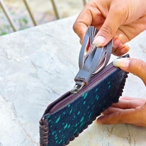 Cartera Antirrobo de Cuero Genuino Hecha a Mano con Patrón de Letras, Cierre de Solapa, Estilo Bohemio, Unisex, Uso Diario, 5 Pulgadas, Poliéster - Product Image 4