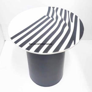 โต๊ะข้างสไตล์โมเดิร์น ลายขาวดำ ดีไซน์ทำมือไม่ซ้ำใคร ปรับแต่งได้ เฟอร์นิเจอร์เสริมสำหรับห้องนั่งเล่น - Product Image 1