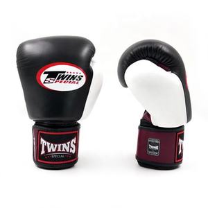 Gants de boxe professionnels Twins en cuir de vachette de qualité supérieure, fabriqués sur mesure, équipement de combat Muay Thai, gants de boxe MMA Twins - Product Image 5