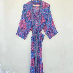 Bleu Soie À La Main Vintage Sari Kimono Robe Robe De Mariée Resort Wear Bikini Wrap Up Robe - Product Image 1