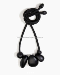 Collar de Resina Hecho a Mano de Alta Calidad con Cuentas y Cadena con Diamantes y Perlas, Ideal para Bodas Religiosas y Fiestas, Precio Bajo, Artesanía Única de la India - Product Image 2