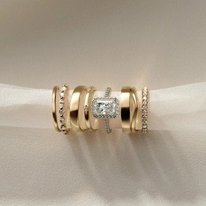 Anillo de Diamante Corte Radiante, Oro Sólido de 14K, Engaste Halo, Anillo de Compromiso para Mujer, Certificado IGI, Estilo Clásico - Product Image 5