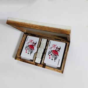 Boîte de rangement rectangulaire en résine artisanale avec cartes de poker et dés gravés pour jeu, symbole classique de jeu, organisation - Product Image 5