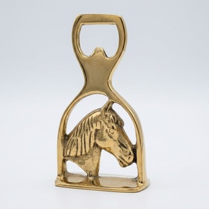 Décapsuleur de luxe vintage en laiton en forme de tête de cheval, robuste, en métal, pour bière, pour décoration de bar, souvenir personnalisé - Product Image 1
