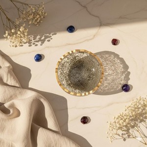 Bol à salade vintage en résine lucite avec copeaux de pyrite, fait main, décoration abondante - Product Image 5