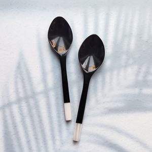 Las cucharas de cuerno de búfalo natural más vendidas del año 2026, comúnmente utilizadas para comer caviar, servir ensaladas y degustar platos finos. - Product Image 1