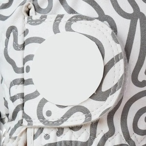 ถุงมือกอล์ฟสีขาวพร้อมลายสีเทา ดีไซน์นุ่มสบาย เหมาะสำหรับผู้ชาย - Product Image 3