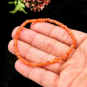 กำไลข้อมือคาร์เนเลียนธรรมชาติ ทำมือ กำไลคริสตัลบำบัด กำไลยืดหยุ่น กำไลพลอยแบบเรียบง่ายสำหรับทุกเพศ ผู้จำหน่ายเครื่องประดับขายส่ง - Product Image 5