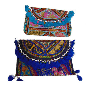 Bolso Bandolera Boho Chic Banjara, Bolso de Hombro de Tela de Algodón Hecho a Mano con Cierre de Cremallera y Decoración de Borlas Coloridas - Product Image 5