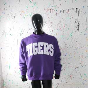 Sudadera TIGERS PURPLE 100% BLANCA con Apliques Bordados, Cuello Ancho, Hilos Finos - Product Image 3