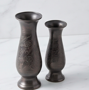 Ensemble de vases en bronze traditionnels faits à la main, motif floral gravé, décoration de table et d'hôtel, mariage, style antique - Product Image 3