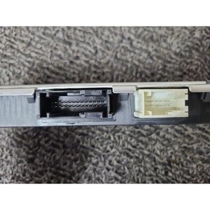 ECU และโมดูลคอมพิวเตอร์มือสองสำหรับรถยนต์ซีรีส์ 5 รุ่น 61359250455901 - Product Image 3