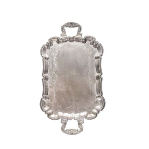 Plateaux de service rectangulaires en aluminium moulé avec bordure gaufrée, finition argentée, pour la maison et les hôtels, pour servir des aliments et des boissons sur table. - Product Image 4