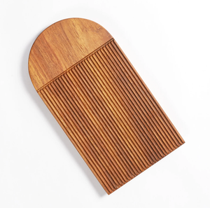 Planche à pâtes et gnocchis artisanale en bois d'acacia pour la préparation de beurre et de nouilles maison - Product Image 3