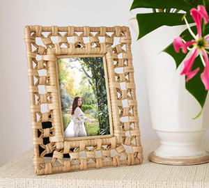 Marco de Fotos de Ratán Natural con Diseño Único, Marco Decorativo para Dormitorio, Sala de Estar, Decoración del Hogar - Product Image 1