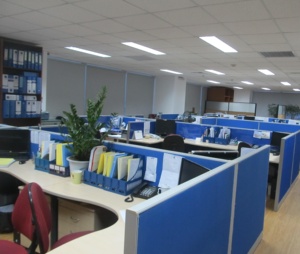 Chất Lượng Cao Văn Phòng Làm Việc Trạm Bàn Phân Vùng Tùy Chỉnh Nhôm Laminate Khung Từ Đáng tin cậy Việt Nam Người Bán - Product Image 2