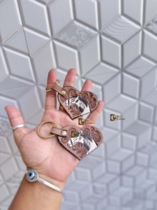 Porte-clés en cuir artisanal le plus vendu, motif zèbre, en forme de cœur, en cuir de vache, boucles d'oreilles porte-clés, vente chaude, accessoire cadeau unisexe - Product Image 4