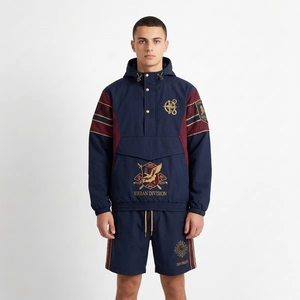 Conjunto de chándal de verano personalizado para hombre: sudadera bordada, cortavientos, pantalones de nailon y shorts. - Product Image 5