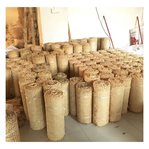 Malla de ratán natural de color marrón, tejido abierto, elaborada con fibra de ratán para reparación y decoración de muebles y asientos de sillas, Vietnam. - Product Image 3