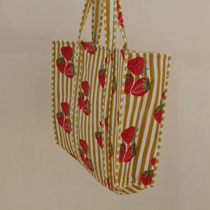 Bolsa de Mano Acolchada de Algodón 100% Premium, con Rayas Amarillas y Estampado Cítrico, Tamaño Mediano, Reutilizable, con Correa Larga para el Hombro, para Compras y Viajes - Product Image 3