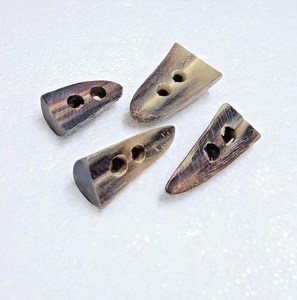 Eco-Friendly Breathable Handmade Modern Natural Buffalo Horn <b>Toggle</b> <b>Buttons</b> with Natural Shape Uttar Pradesh for Wedding Holiday - Product Image 4