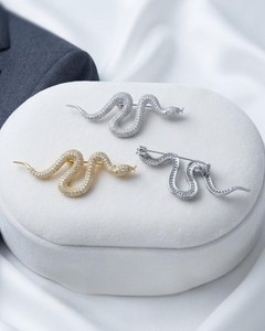 Broche tendance ethnique en cristal, plaquée argent et or, avec pierres de zircon, pour revers de veste, bijou pour femmes et hommes, idéale pour mariage - Product Image 1