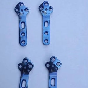 Plaque de blocage TPLO 3,5 mm en titane pour implants vétérinaires, 10 pièces - Product Image 1