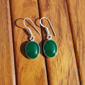 ต่างหูทองเหลืองประดับอัญมณีธรรมชาติ ดีไซน์เนอร์แบรนด์ดัง ขายดีที่สุด เหมาะสำหรับงานแต่งงานและงานเทศกาล มีจำหน่ายแล้ว - Product Image 3