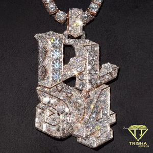 สร้อยคอจี้ตัวอักษรหลายชั้นสุดหรู ประดับเพชรโมอิสซาไนต์ ดีไซน์แบบ Iced Out สไตล์ฮิปฮอป บลิงค์บลิ้งค์ - Product Image 1