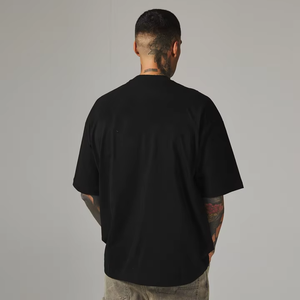 Camiseta de Hombre con Estampado Frontal en Serigrafía, Ecológica, Orgánica, 100% Algodón, Corte Holgado, Hombros Caídos, Ajuste Cuadrado, Secado Rápido - Product Image 2
