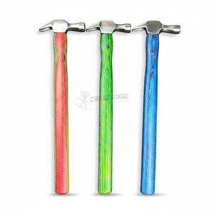Martillo de herrador duradero con cabeza de acero de precisión y mango de madera para clavar herraduras, reparar pezuñas de caballo y ajustar herraduras - Product Image 1