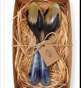 Juego de cuchara y tenedor con mango azul marmoleado, cabeza de cuerno, pulido natural, diseño minimalista para cenas, fiestas y ensaladas. - Product Image 4