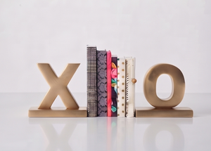 Porte-livres design typographique alphabet, texture moulée, pièce maîtresse de bureau, article pour fournisseur de commandes en gros - Product Image 3