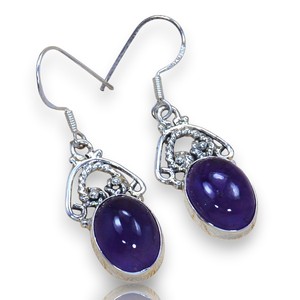 Aspecto antiguo Ajuste de bisel de amatista Piedra preciosa de corte ovalado Pendientes de estilo de aro de plata esterlina 925 Joyería de plata al por mayor a granel - Product Image 1