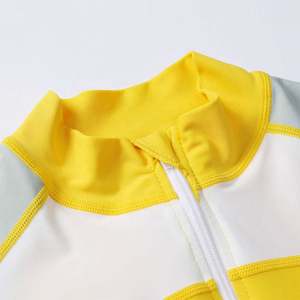 Rashguard MMA BJJ de haute qualité avec graphismes sublimés durables, coupe ajustée, logo frontal, version à deux manches pour femmes - Product Image 5