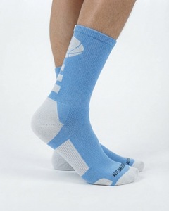 Chaussettes de basket-ball bleu ciel avec motif de basket-ball blanc sur le talon et les panneaux de soutien de la voûte plantaire, vente en gros - Product Image 6