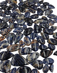 Vente en gros de cabochons en sodalite naturelle pour la fabrication de bijoux, fournisseur en vrac |   Pierres précieuses bleues de formes variées, directement de l'usine - Product Image 5