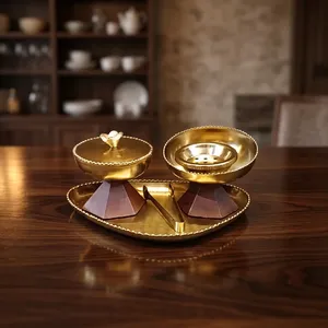 Juego de quemadores de incienso dorados de metal, apoyados en bases geométricas de madera en ángulo, completo con tapa, pinzas y bandeja a juego con diseño floral. - Product Image 2