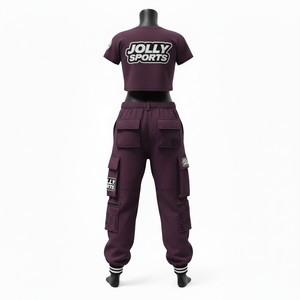 Conjunto Deportivo para Mujer, Premium, 320 GSM, Algodón y Poliéster, Color Morado Ciruela, Top Corto y Pantalones Jogger con Paneles, Logotipo Bordado Personalizado - Product Image 2