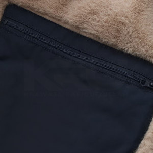 Chaqueta de Invierno Acolchada para Hombre, Ligera y Transpirable, con Capucha y Logotipo Frontal, Resistente al Viento y Cálida, para un Estilo Casual - Product Image 3