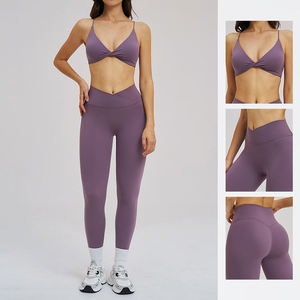 Conjunto de yoga elegante para mujer, color gris, top corto y pantalones cortos sin costuras, conjunto de dos piezas, ropa cómoda para hacer ejercicio. - Product Image 3