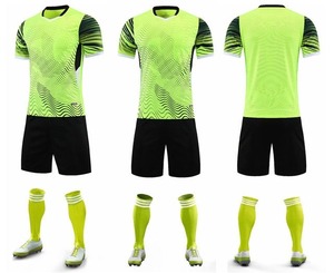 Vêtements de sport confortables pour hommes, uniforme de football 100% polyester, uniforme de football sur mesure pour hommes - Product Image 3