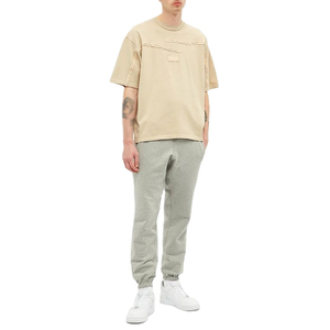 เสื้อยืดคอตตอนสีเบจทรงโอเวอร์ไซส์สำหรับผู้ชาย แขนสั้น คอกลม ดีไซน์มินิมอล แต่งลายปัก ความยาวปกติ ผ้าเจอร์ซีย์ - Product Image 2