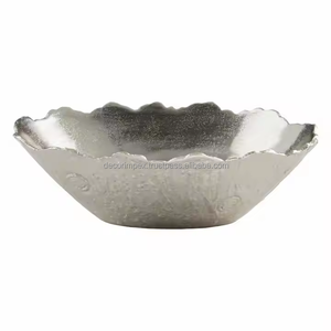 Bol de service écologique en aluminium avec bordure ondulée dorée pour la maison et les restaurants, idéal pour les fêtes - Product Image 4