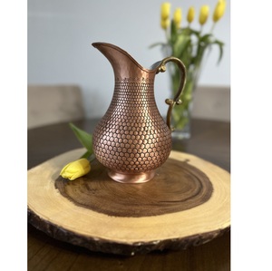 Jarra de agua de cobre con diseño de diamantes y tapa para uso decorativo en el hogar - Product Image 4