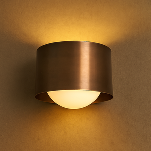 Spot lumineux de plafond en laiton massif vieilli de style mid-century, artisanal, de haute qualité, pour mariages, fabriqué dans l'Indiana, par Calvin Handicraft - Product Image 2