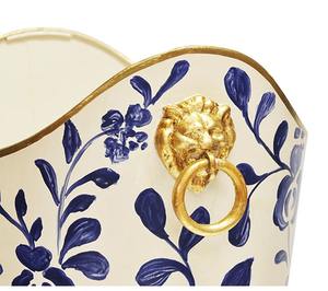 Elegante Bote de Basura de Metal Blanco con Diseño Azul, Ideal para Hoteles, Restaurantes, Cafeterías o Uso en Mesa, Hecho a Mano en India - Product Image 6