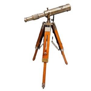 Telescopio de Latón con Acabado Marrón Antiguo, Soporte de Madera Estilo Antiguo, Hecho a Mano, ESTILO ANTIGUO, para ARTESANÍA, Uttarakand, en Venta - Product Image 1